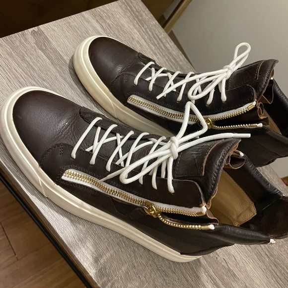 Giuseppe Sneakers - Picture 1 of 4